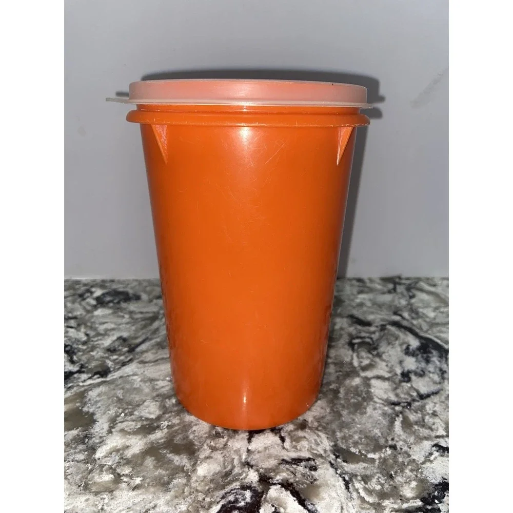 Tupperware Orange 32 oz #321 Container Round With Lid